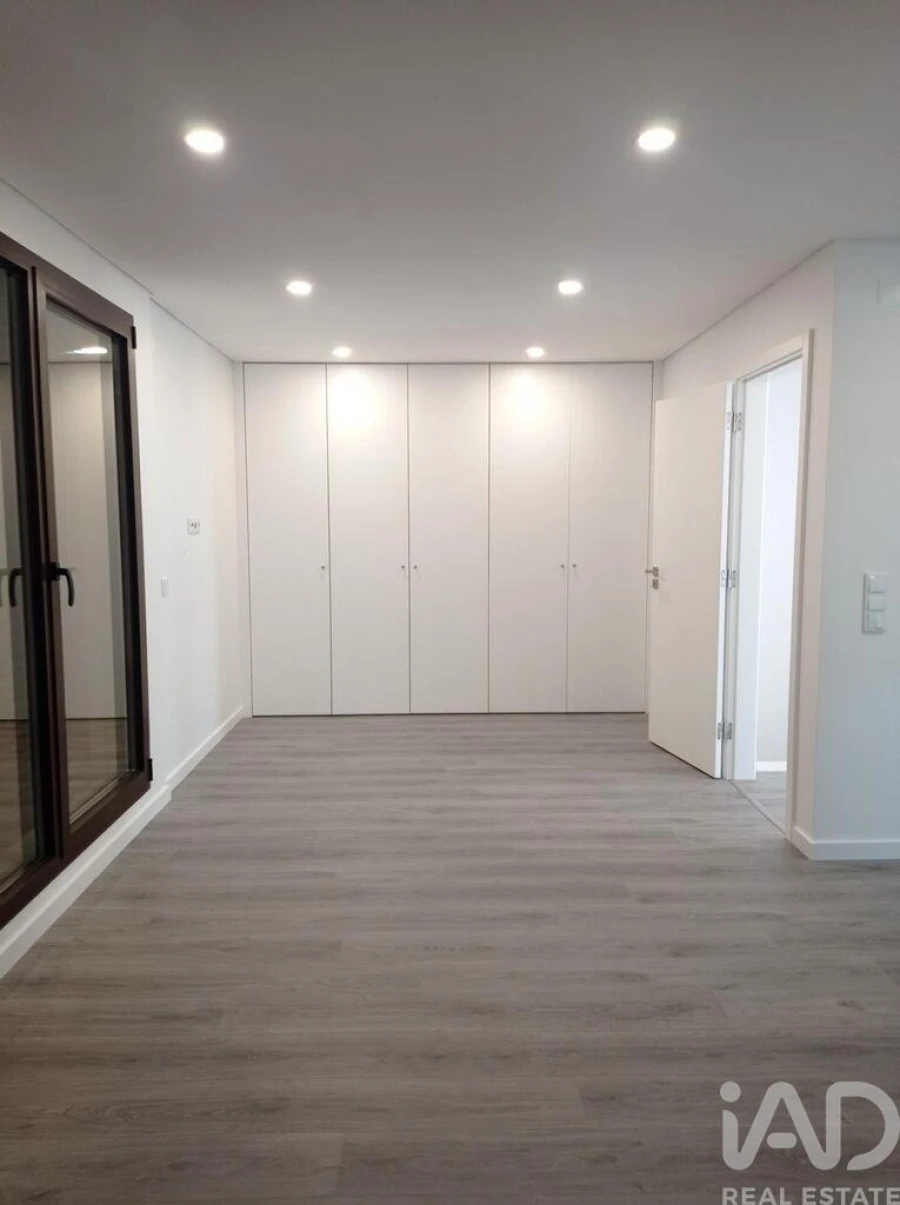 Apartamento T5 para Venda em Montijo e Afonsoeiro Foto 9