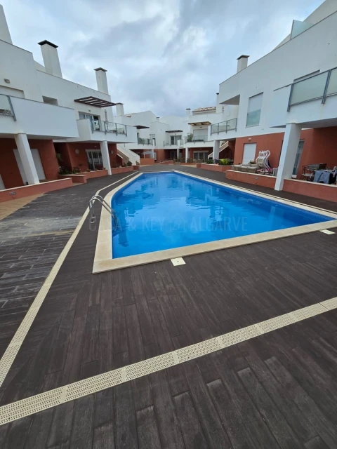 Moradia T2 para Venda em Lagos (São Sebastião e Santa Maria)