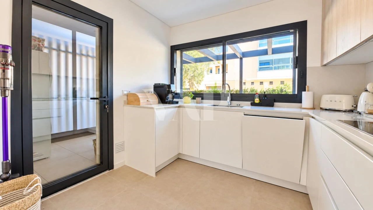 Apartamento T2 para Venda em Quarteira Foto 17