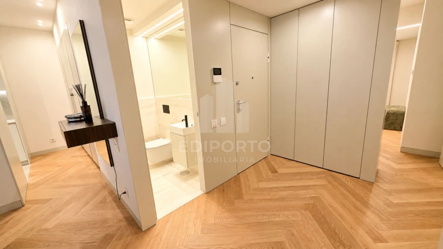 Apartamento T3 para Venda em Cedofeita, Santo Ildefonso, Sé, Miragaia, São Nicolau e Vitória Foto 7
