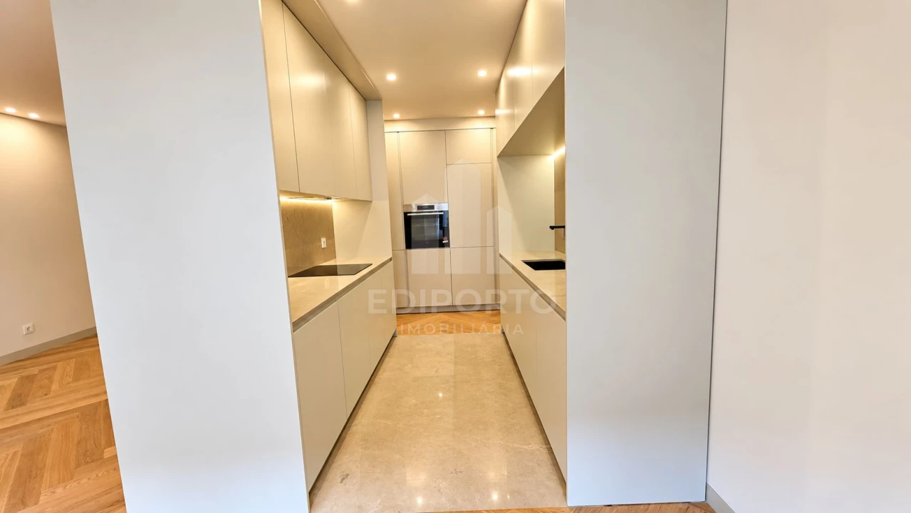 Apartamento T2 para Venda em Cedofeita, Santo Ildefonso, Sé, Miragaia, São Nicolau e Vitória Foto 4