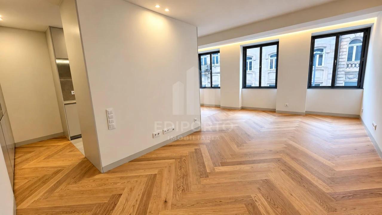 Apartamento T2 para Venda em Cedofeita, Santo Ildefonso, Sé, Miragaia, São Nicolau e Vitória Foto 2