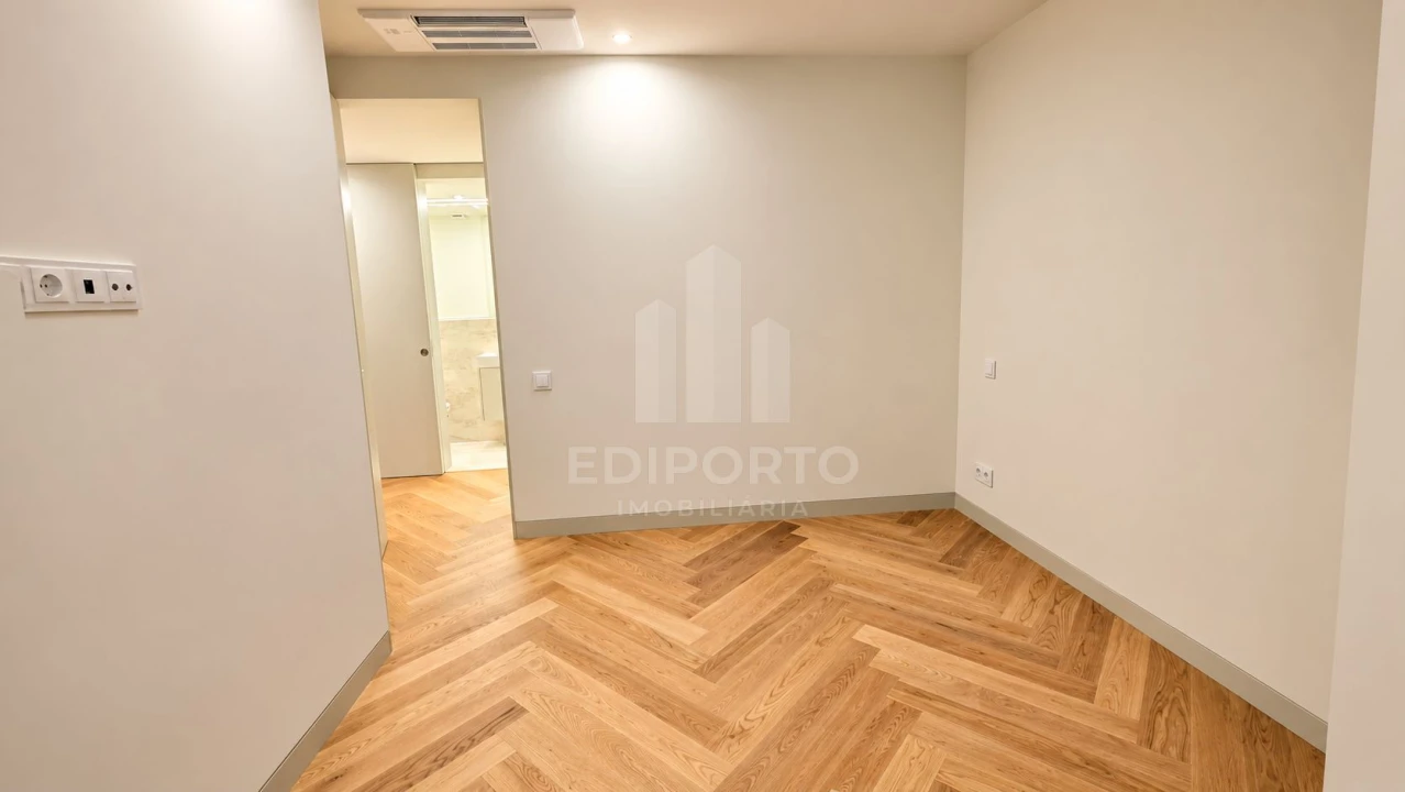 Apartamento T2 para Venda em Cedofeita, Santo Ildefonso, Sé, Miragaia, São Nicolau e Vitória Foto 11