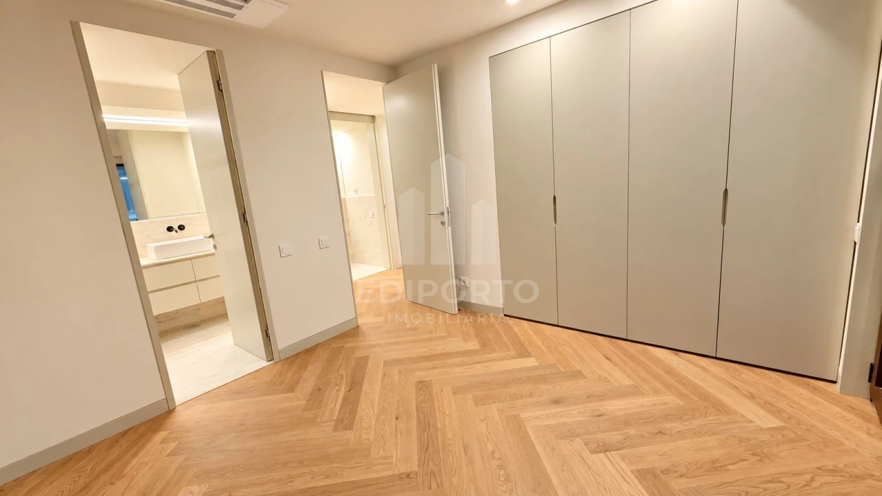 Apartamento T2 para Venda em Cedofeita, Santo Ildefonso, Sé, Miragaia, São Nicolau e Vitória Foto 9