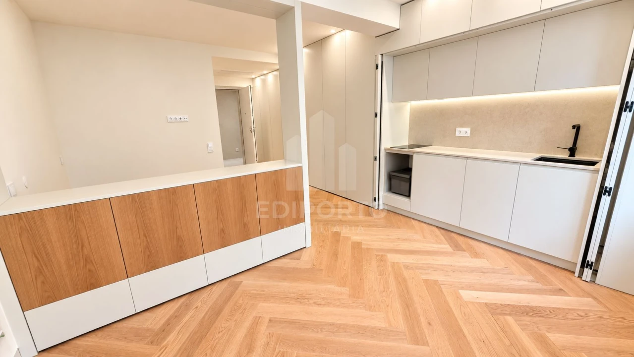 Apartamento para Venda em Cedofeita, Santo Ildefonso, Sé, Miragaia, São Nicolau e Vitória Foto 3