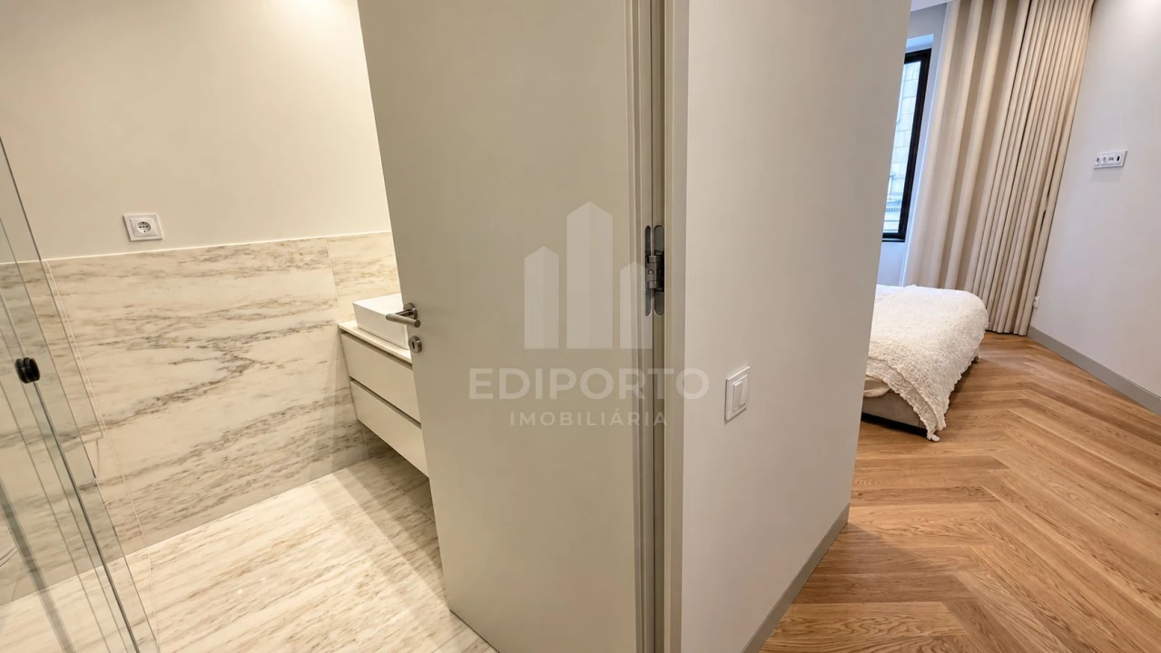 Apartamento T3 para Venda em Cedofeita, Santo Ildefonso, Sé, Miragaia, São Nicolau e Vitória Foto 14