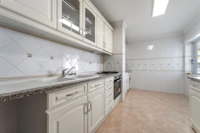 Apartamento T2 para Arrendamento em Albufeira e Olhos de Água