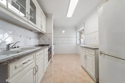 Apartamento T2 para Arrendamento em Albufeira e Olhos de Água