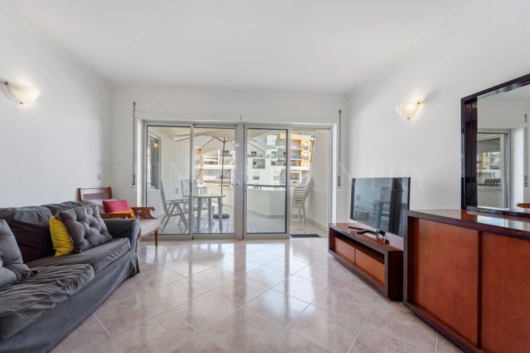 Apartamento T2 para Arrendamento em Albufeira e Olhos de Água Foto 6