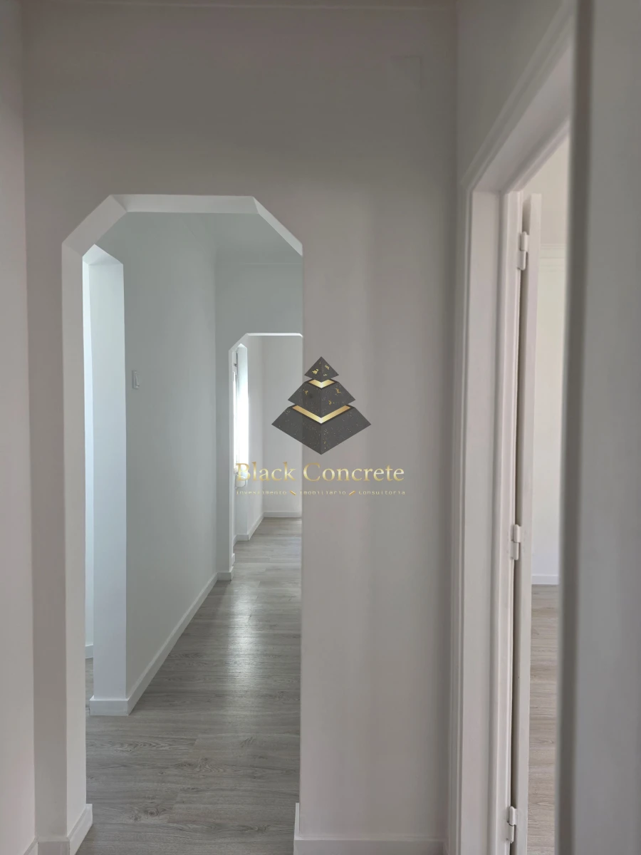 Apartamento T2 para Venda em São Vicente Foto 4