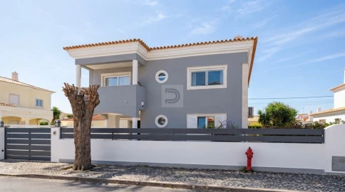 Moradia T4 para Venda em Azeitão (São Lourenço e São Simão)