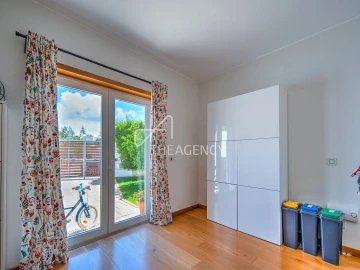 Apartamento T5 para Arrendamento em Alcabideche