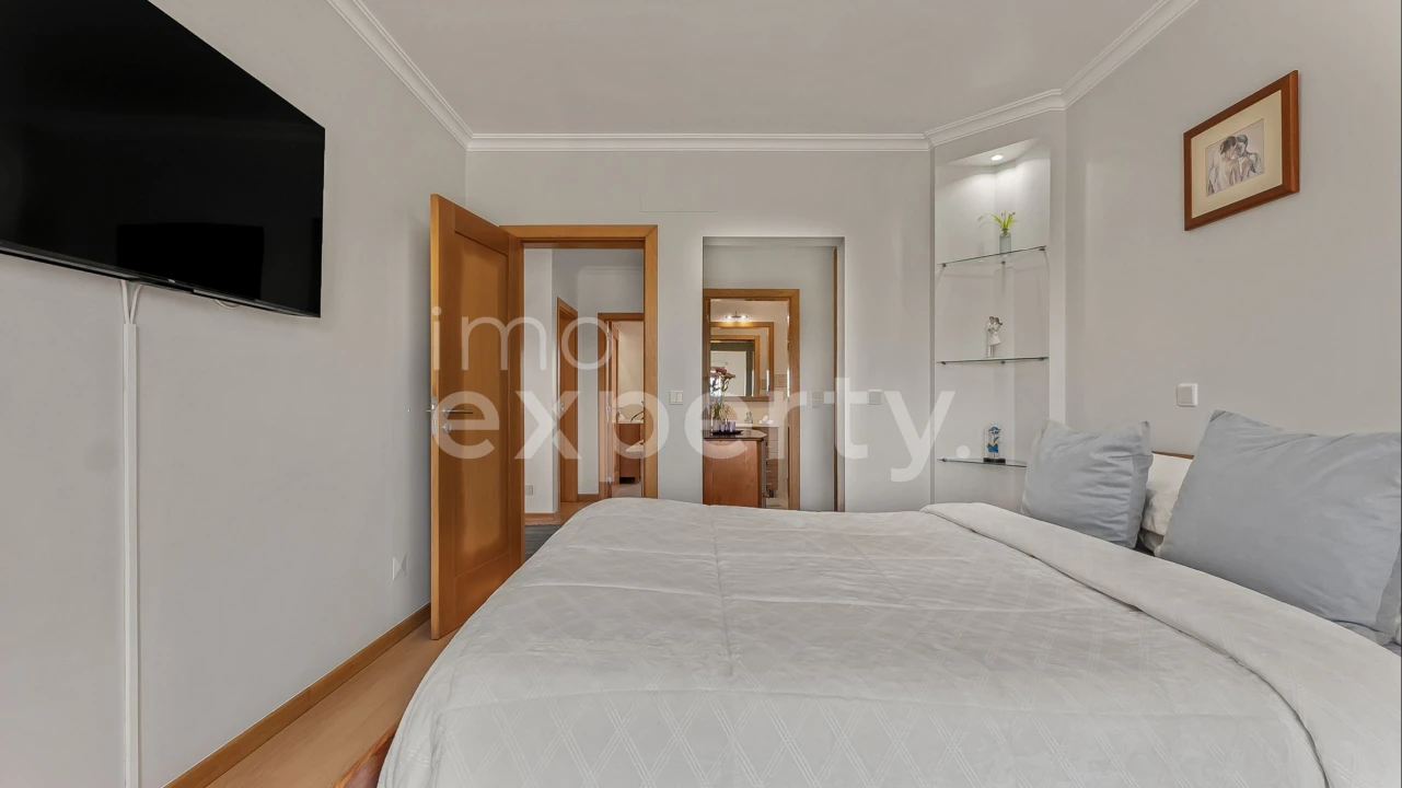 Moradia T4 para Venda em São Pedro da Cadeira Foto 19