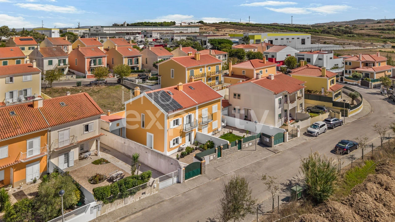 Moradia T4 para Venda em São Pedro da Cadeira Foto 3
