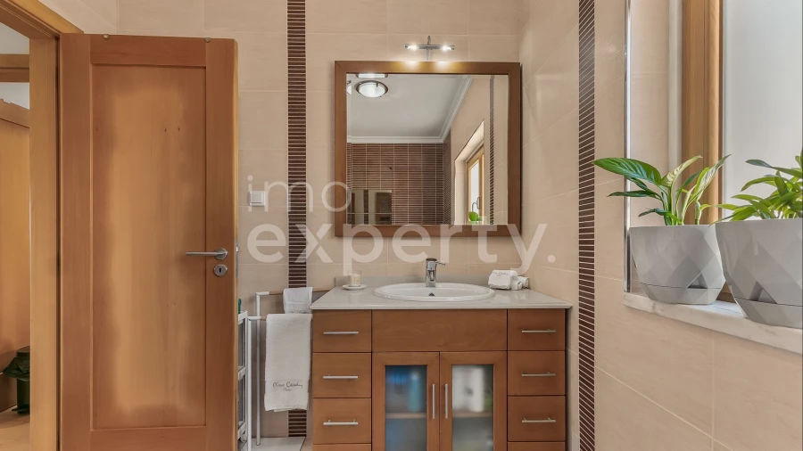 Moradia T4 para Venda em São Pedro da Cadeira Foto 26
