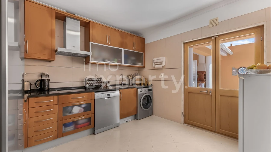 Moradia T4 para Venda em São Pedro da Cadeira Foto 4