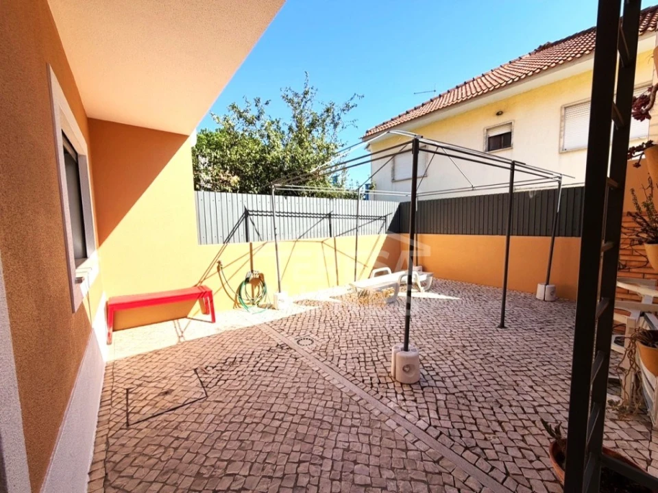 Moradia T3 para Venda em Quinta do Conde Foto 28