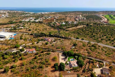 Terreno para Venda em Lagos (São Sebastião e Santa Maria)