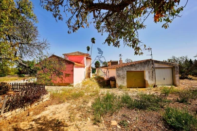 Moradia T4 para Venda em Lagos (São Sebastião e Santa Maria)