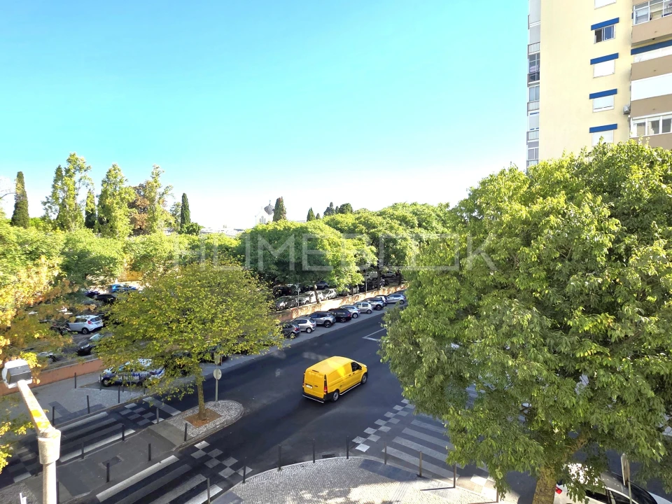 Apartamento T3 para Venda em Benfica Foto 4