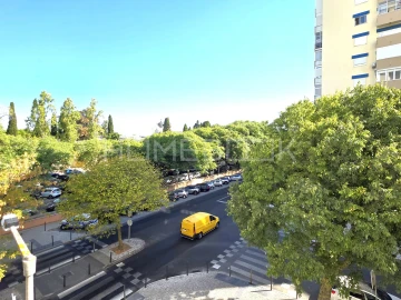 Apartamento T3 para Venda em Benfica