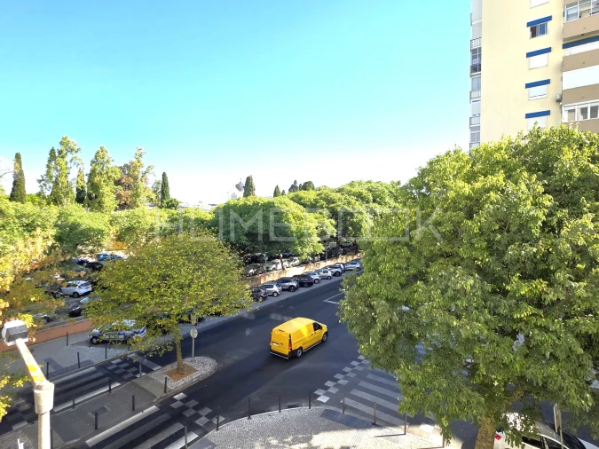 Apartamento T3 para Venda em Benfica Foto 4