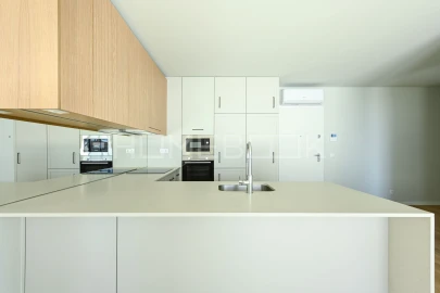 Apartamento T1 para Arrendamento em Santa Marinha
