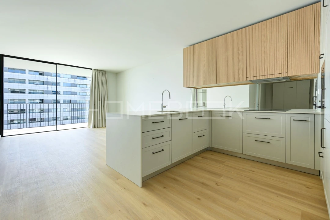 Apartamento T1 para Arrendamento em Santa Marinha Foto 5