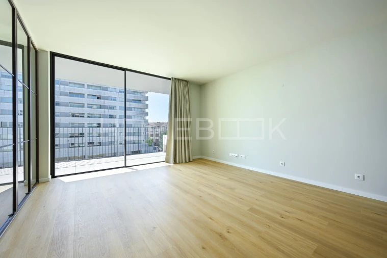 Apartamento T1 para Arrendamento em Santa Marinha Foto 24
