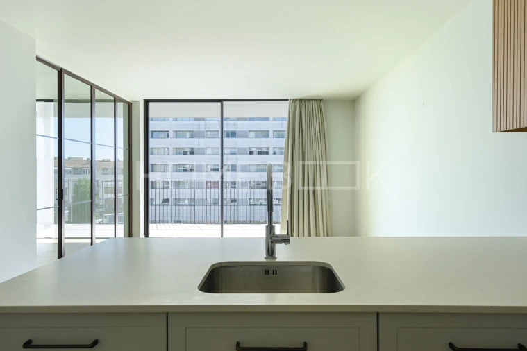 Apartamento T1 para Arrendamento em Santa Marinha Foto 15