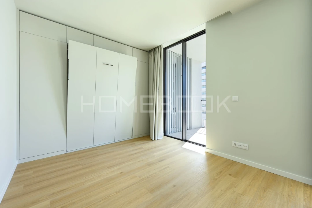 Apartamento T1 para Arrendamento em Santa Marinha Foto 17
