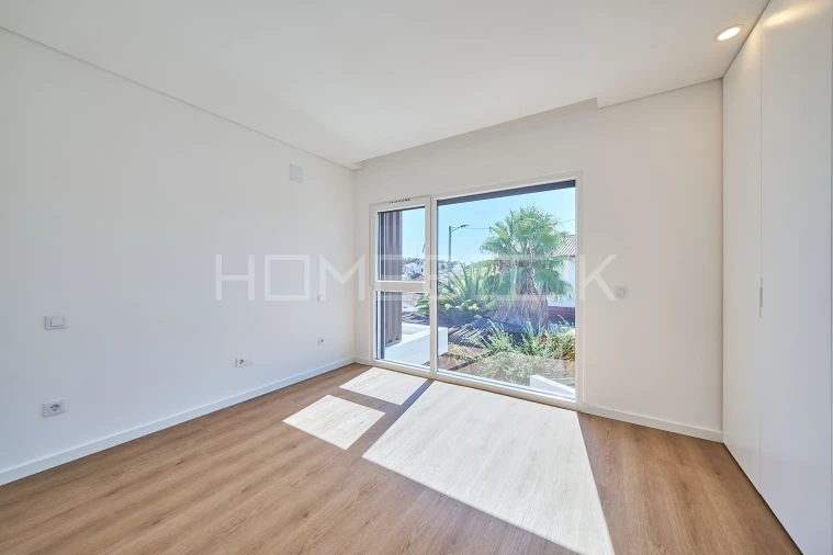 Moradia T4 para Venda em Charneca de Caparica e Sobreda Foto 22