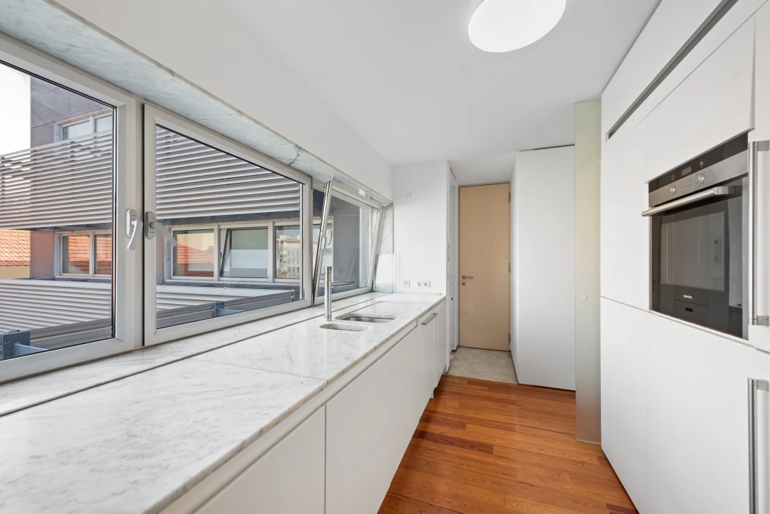 Apartamento T3 para Arrendamento em Avenidas Novas Foto 7