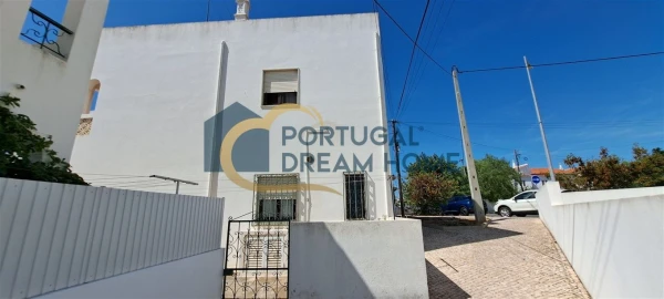 Moradia T2 para Venda em Albufeira e Olhos de Água