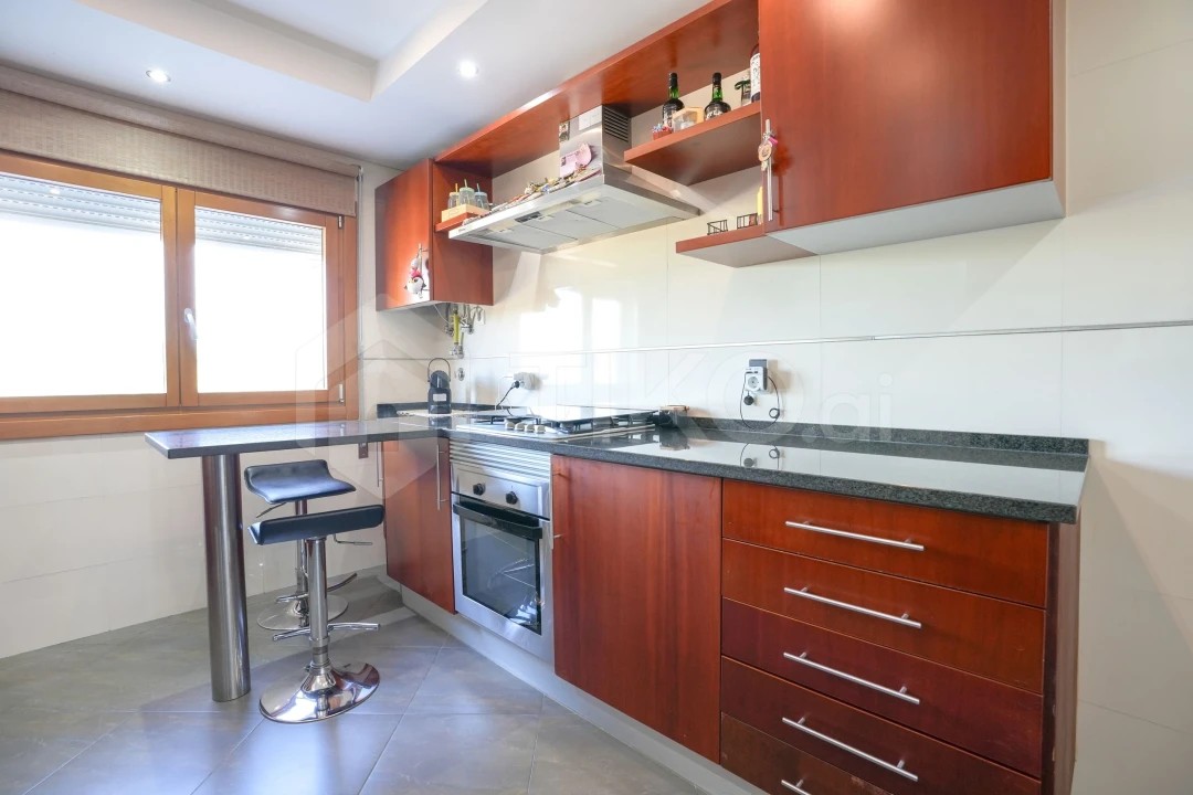 Apartamento T4 para Venda em Camarate, Unhos e Apelação Foto 11
