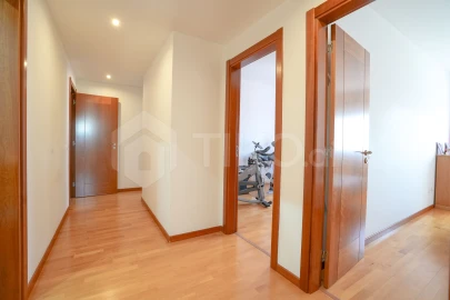 Apartamento T4 para Venda em Camarate, Unhos e Apelação