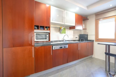 Apartamento T4 para Venda em Camarate, Unhos e Apelação