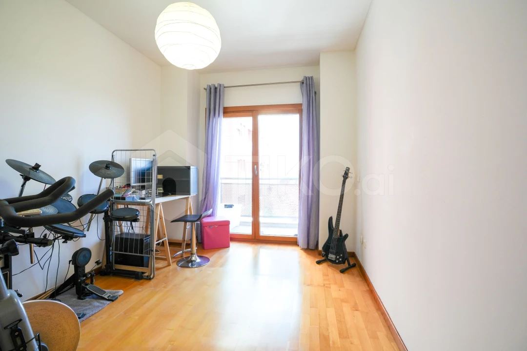 Apartamento T4 para Venda em Camarate, Unhos e Apelação Foto 24