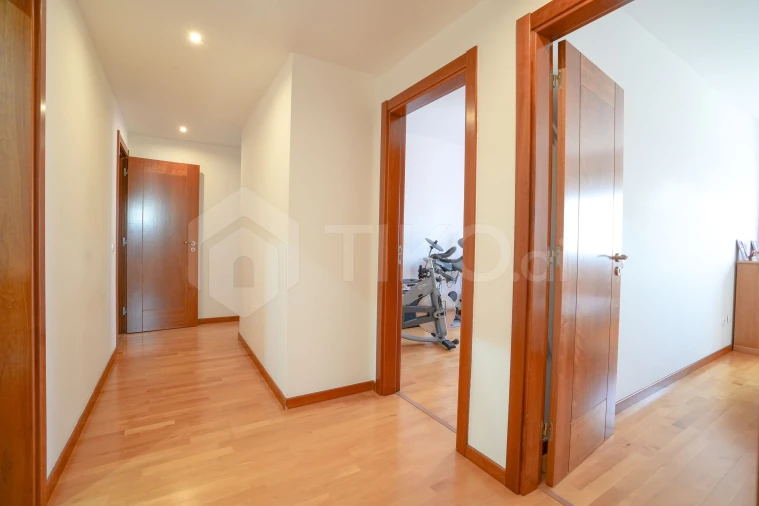 Apartamento T4 para Venda em Camarate, Unhos e Apelação Foto 23