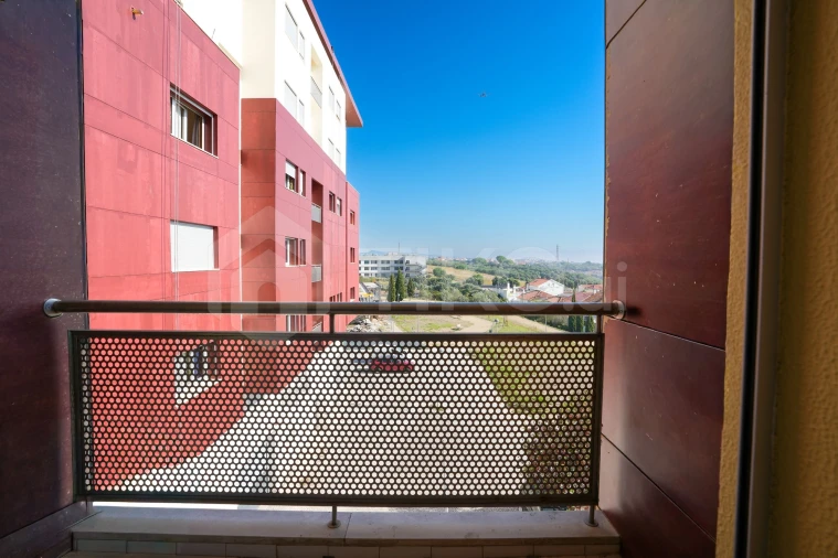 Apartamento T4 para Venda em Camarate, Unhos e Apelação Foto 28