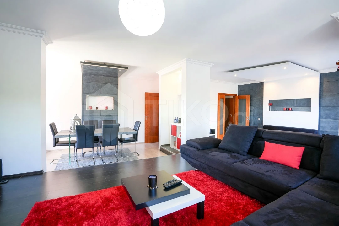 Apartamento T4 para Venda em Camarate, Unhos e Apelação Foto 1