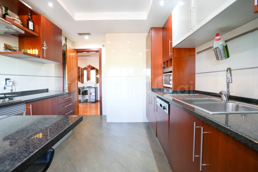 Apartamento T4 para Venda em Camarate, Unhos e Apelação Foto 10