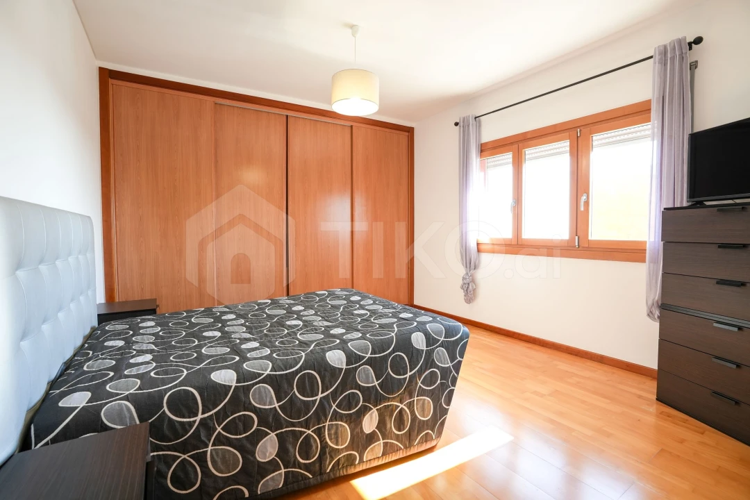 Apartamento T4 para Venda em Camarate, Unhos e Apelação Foto 17