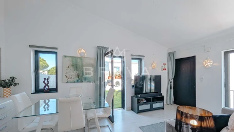 Apartamento T2 para Arrendamento em Quarteira