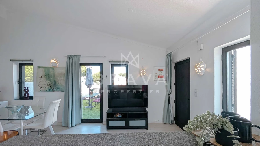 Apartamento T2 para Arrendamento em Quarteira Foto 9