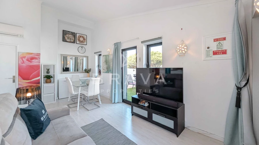 Apartamento T2 para Arrendamento em Quarteira Foto 7