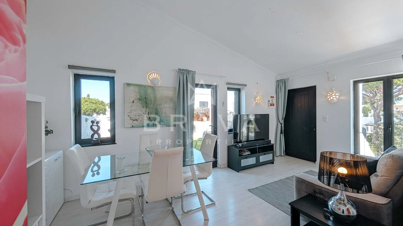 Apartamento T2 para Arrendamento em Quarteira Foto 2