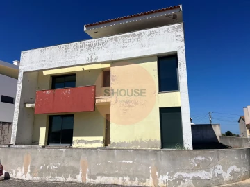 Moradia T3 para Venda em Atouguia da Baleia