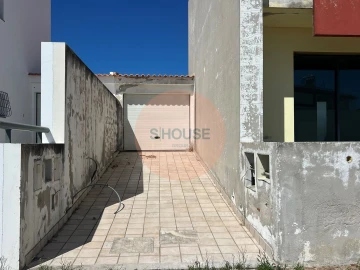 Moradia T3 para Venda em Atouguia da Baleia