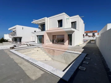 Moradia T4 para Venda em Ferrel